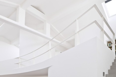 ultrarkitettura: Loft White House: Arquitectura Orgánica y Vacío Proyectado en Mestre
