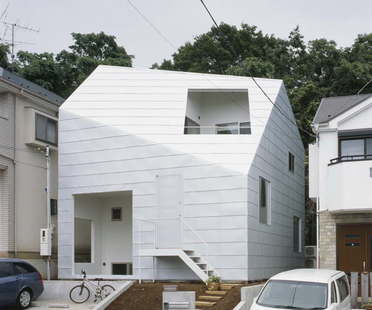 Tetsuo Kondo Architects: vivienda con jardín en Yokohama, Japón
