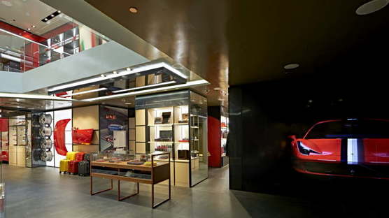 Massimo Iosa Ghini: Ferrari Flagship Store, Milán
