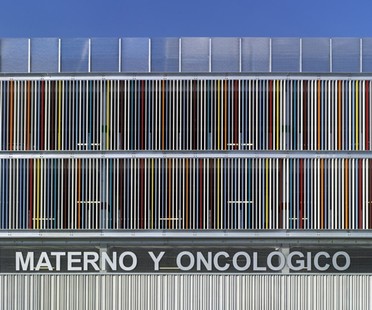 Díaz y Díaz Arquitectos Aparcamiento Materno y Oncológico España
