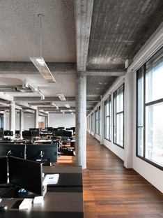 Nueva sede De Bank de KAAN Architecten en Róterdam
