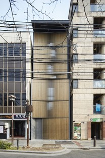 Florian Busch Architects K8 Bar Galería en Kioto
