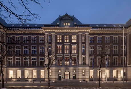KAAN Architecten transforma B30 edificio histórico de La Haya
