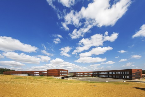 Kardham Cardete Huet Architecture Liceo Nelson Mandela en Pibrac
