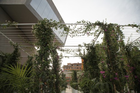 Oasis verdes y agricultura en la ciudad AgrAir, Radicity y Green Gallery
