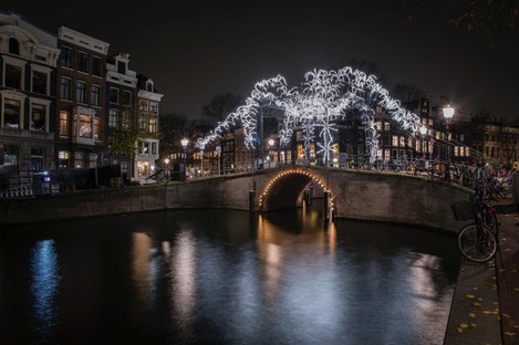 Obras artísticas y arquitectónicas de luz en Ámsterdam, Montreal y Salerno
