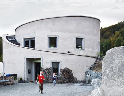 Christoph Hesse Architects Villa F una casa off-the-grid
