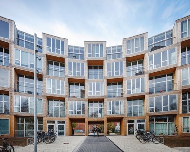 Danish Architecture Center y BIG exposición FORMGIVING – An Architectural Future History 
