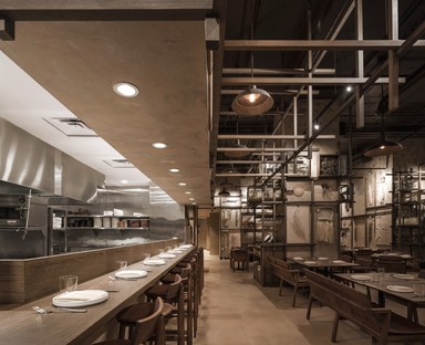 Tzuco un restaurante para Carlos Gaytán en Chicago, de Cadena Concept Design

