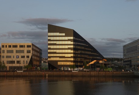 Snøhetta un edificio energético en el norte del mundo la Powerhouse Brattørkaia
