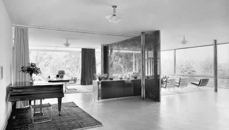 Exposición Home Stories: 100 Years, 20 Visionary Interiors en el Vitra Design Museum
