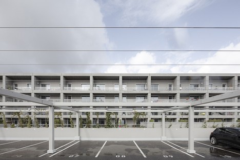 KAAN Architecten Edificio poliédrico en Bottière Chénaie Nantes
