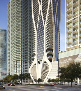 Zaha Hadid Architects One Thousand Museum un rascacielos con exoesqueleto en Miami
