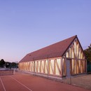 Lemoal Lemoal Architectes Nuevos vestuarios para el Garden Tennis de Cabourg
