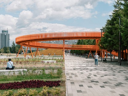 DROM transforma una plaza monótona en un espacio público vivo -  Azatlyk Square
