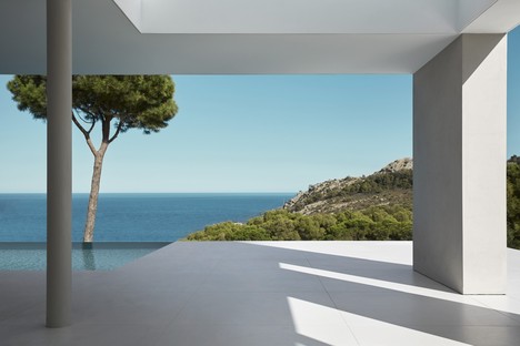 Vivir frente al mar Mediterráneo Costa Brava House de Mathieson Architects 


