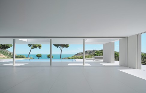 Vivir frente al mar Mediterráneo Costa Brava House de Mathieson Architects 

