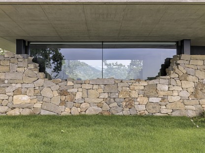 Federico Delrosso Teca House un refugio transparente inmerso en la naturaleza
