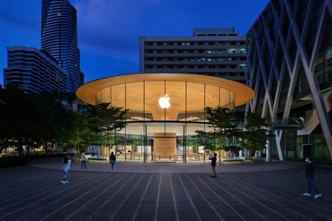 Foster + Partners Apple Central World, un nuevo icónico espacio comercial para Bangkok