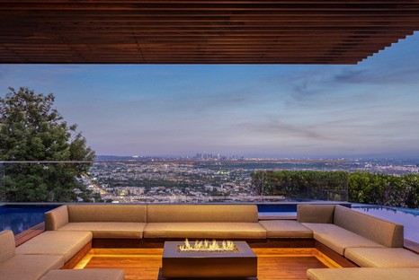 SAOTA Hillside casa con vistas al skyline de Los Ángeles
