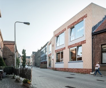 Bovenbouw Architectuur parvulario en Edegem Bélgica
