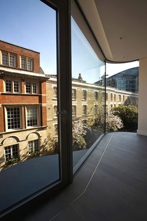 DROO Architecture revisita la bow window londinense con VI Castle Lane
