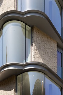 DROO Architecture revisita la bow window londinense con VI Castle Lane
