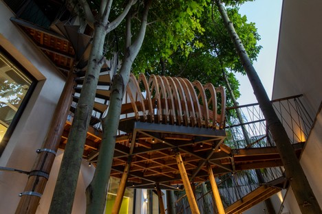Superlimão nueva sede de Populos en São Paulo con una “casa en el árbol”
