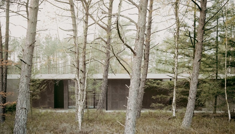 KAAN Architecten Loenen Pavilion un edificio conmemorativo en armonía con la naturaleza
