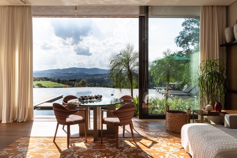 Gilda Meirelles Arquitetura EQ House materiales naturales para una casa en la naturaleza
