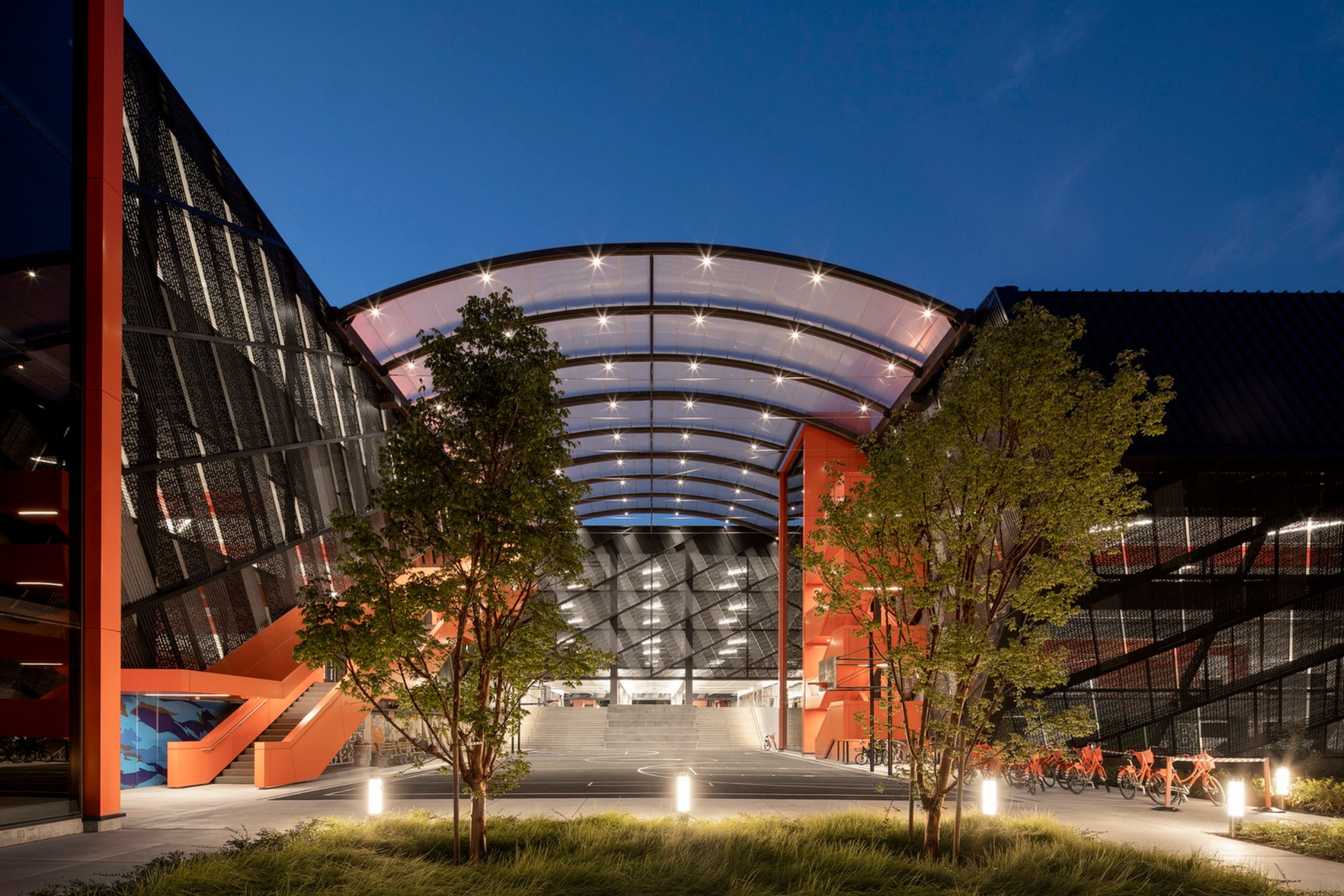 SRG Partnership proyecta el Garage de la sede central Nike World en | Floornature