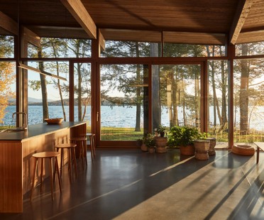 Atelier Pierre Thibault Una casa contemporánea a orillas del lago Brome
