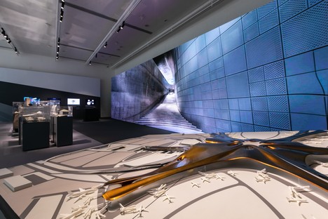 Visita a la exposición Zaha Hadid Architects: Vertical Urbanism en la HKDI Gallery de Hong Kong
