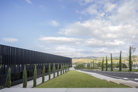 LAND con GEZA Architettura naturaleza y sostenibilidad para la sede social de Furla Progetto Italia
