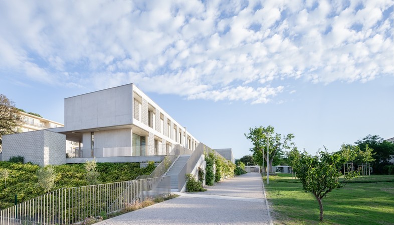 Lacube architectes escuela Sainte Trinité Marsella
