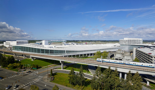 Skidmore, Owings & Merrill Aerial Walkway para el aeropuerto Seattle-Tacoma

