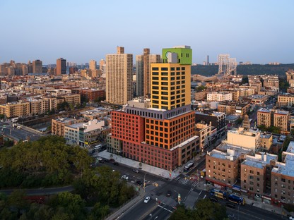 MVRDV Radio Hotel and Tower, un nuevo y colorido icono en el Upper Manhattan

