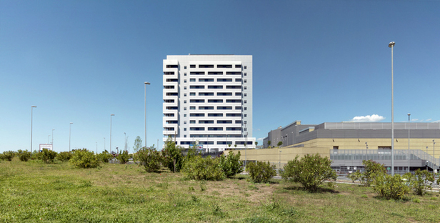 Valle Architetti, torre residencial y comercial en ROMA
