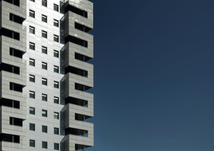 Valle Architetti, torre residencial y comercial en ROMA
