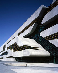Zaha Hadid Architects, Pierres Vives, Francia
