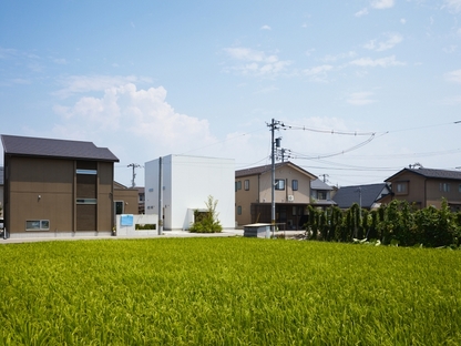 Fujiwarramuro Architects, edificio residencial en Hakusan
