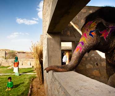 RMA Architects, Hathigaon viviendas para los elefantes y sus cuidadores
