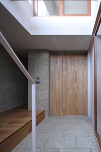 Fujiwarramuro Architects: edificio residencial en Minoh
