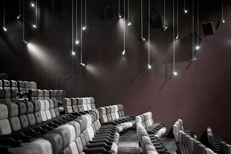 One Plus Partnership: Cine Times, interiorismo para sala de cine

