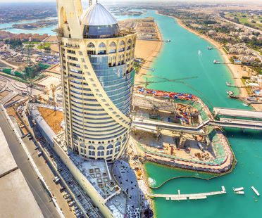 South West Architecture con FMG en la Falcon Tower de Doha
