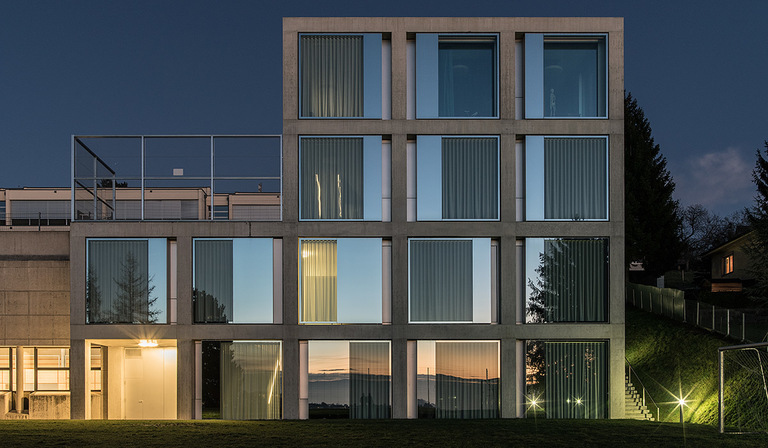 2b architectes: ampliamento della scuola di Belmont-sur-Lausanne
