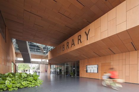 Urbanus y la biblioteca universitaria de la SUST en Shenzhen
