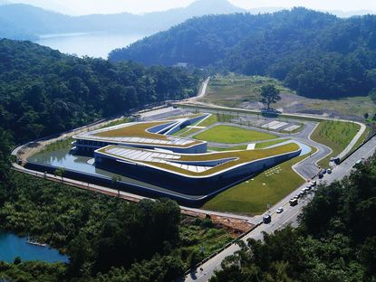 Norihiko Dan and Associates: Centro de visitantes de Sun Moon Lake en Taiwán

