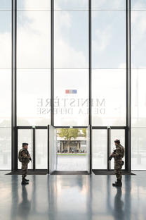 ANMA: Hexagone Balard Departamento de Defensa, París
