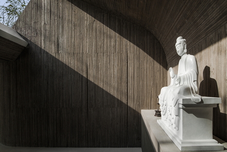 Archstudio: Templo budista a orillas del río en Tangshan, China
